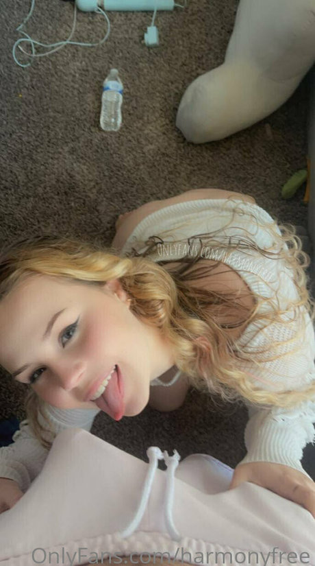 Harmonyfree  nude leaked OnlyFans photo