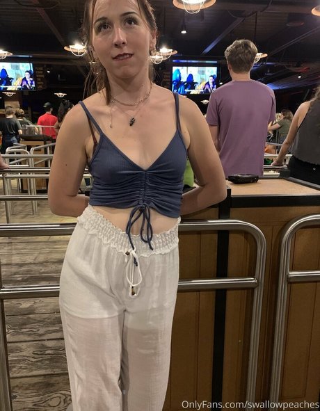 Swallowpeaches OnlyFans泄露裸照