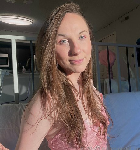 Nahá fotka uniklých OnlyFans od Lollipoplexii