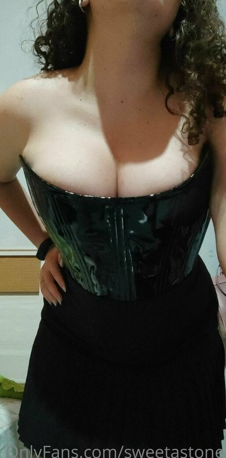 Naken läckt OnlyFans-bild av Sweetastone