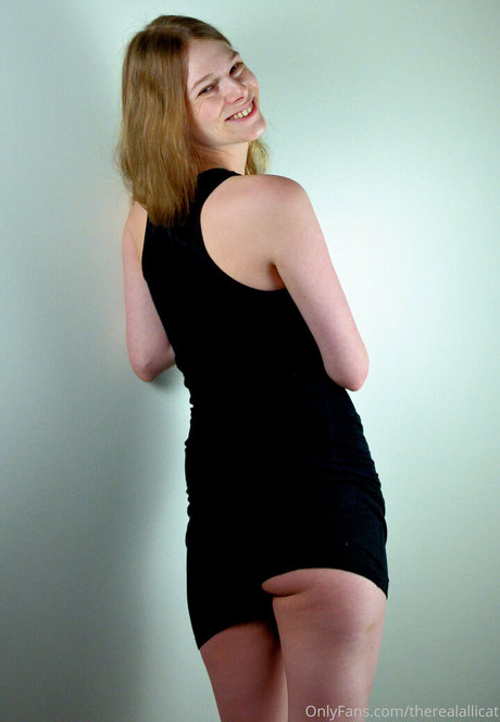 Nahá fotka uniklých OnlyFans od Therealallicat