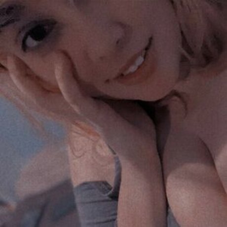 Nahá fotka uniklých OnlyFans od Morerealsimmisimz