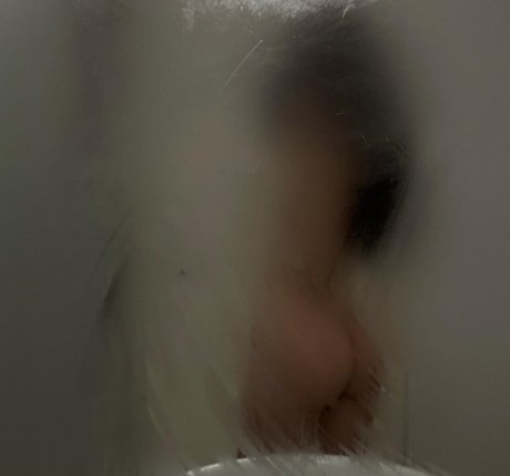 Naken lekkede OnlyFans-bilde av Gabi Abrao