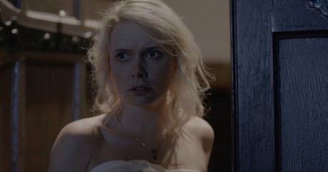 Amelia Eve