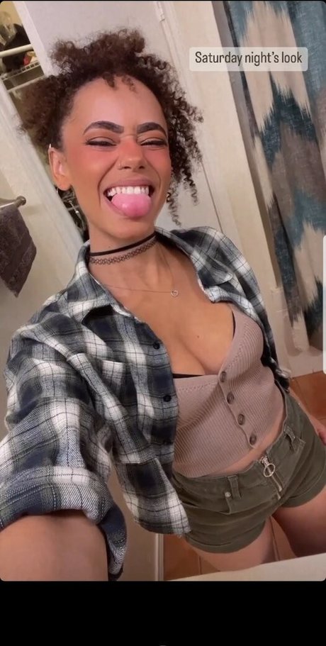 Naken lekkede OnlyFans-bilde av Blackkrystal