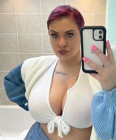 Naken lekkede OnlyFans-bilde av Peaches