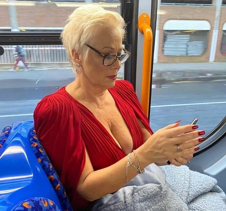Nahá fotka uniklých OnlyFans od Denise Welch