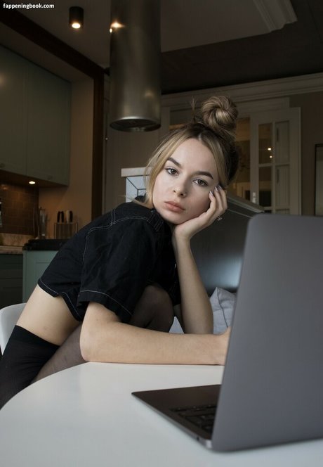 Emily Poker