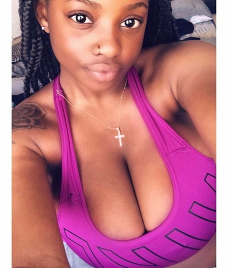 Itstaviaa  nude leaked OnlyFans photo