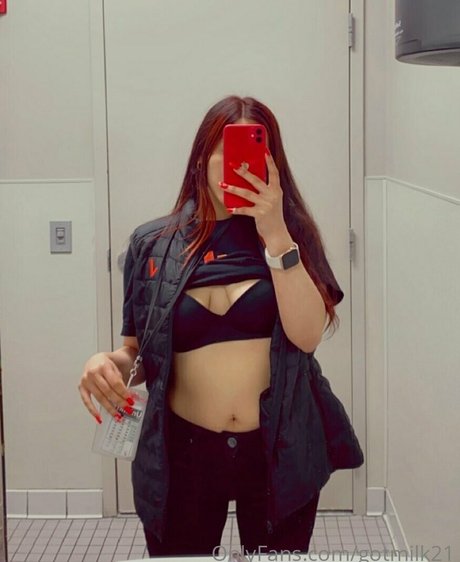 Naken lekkede OnlyFans-bilde av Gotmilk21