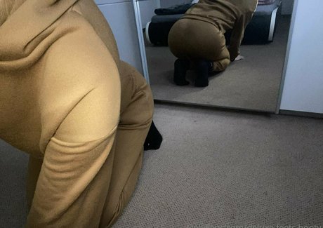 Foto desnuda filtrada de OnlyFans de Deluxefeetsbooty