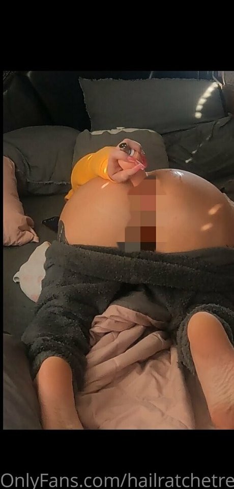 Nahá fotka uniklých OnlyFans od Hailratchetredd