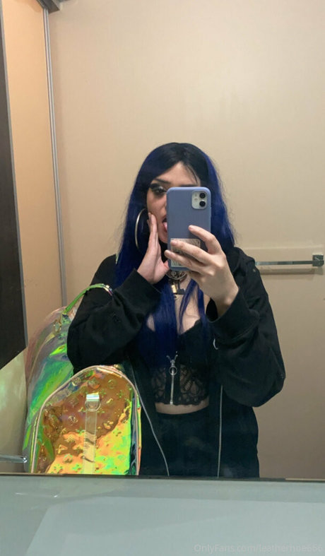 Naken läckt OnlyFans-bild av Leatherhoe666