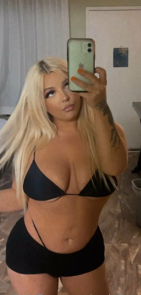 Naken lekkede OnlyFans-bilde av Rosiefree