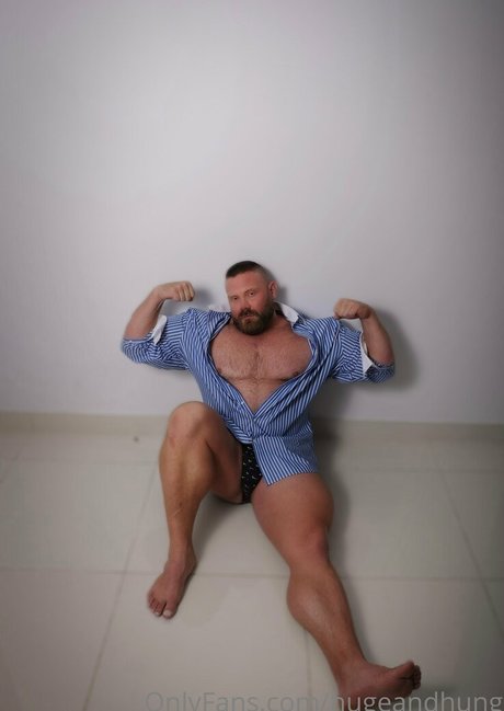 Hugeandhung