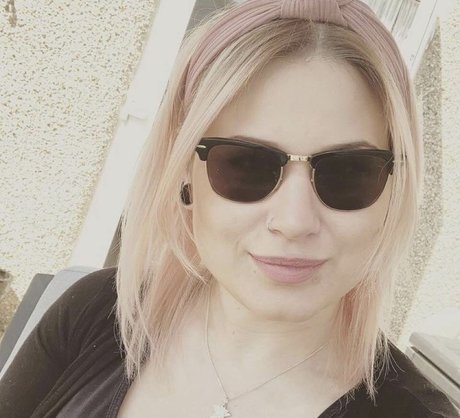 Nahá fotka uniklých OnlyFans od Honey And Sulphur