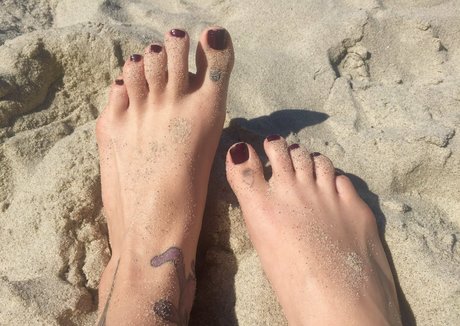 Sunnifootplay  nude leaked OnlyFans photo