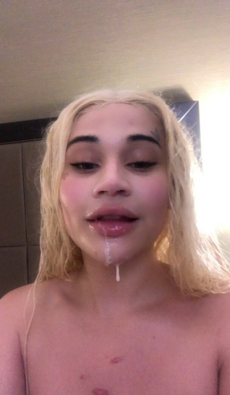 Foto di nudo di fuga di OnlyFans di Nevenevnev