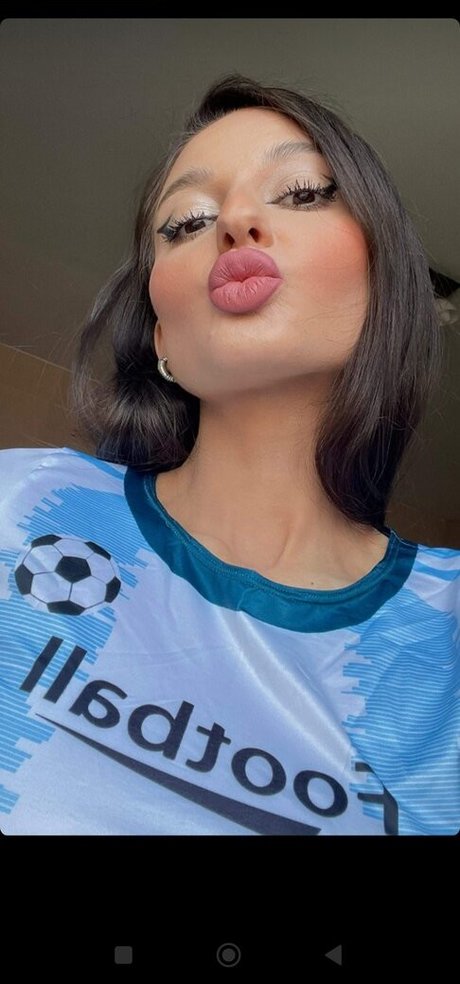 Naken lekkede OnlyFans-bilde av Larisa Mira Model