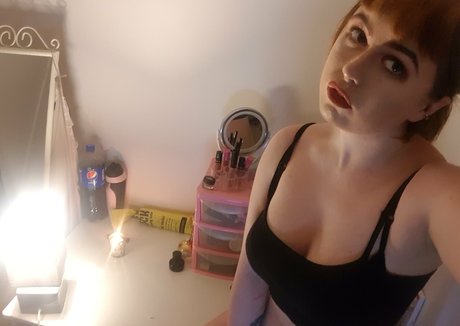 Alasti lekkinud OnlyFans-i pilt Kittymisfituk