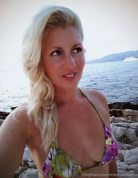 Misshotcroatia OnlyFans泄露裸照