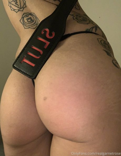 Nahá fotka uniklých OnlyFans od Realgarnetrose