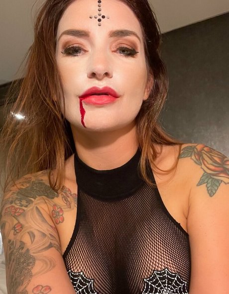 Adreenacuckoldress