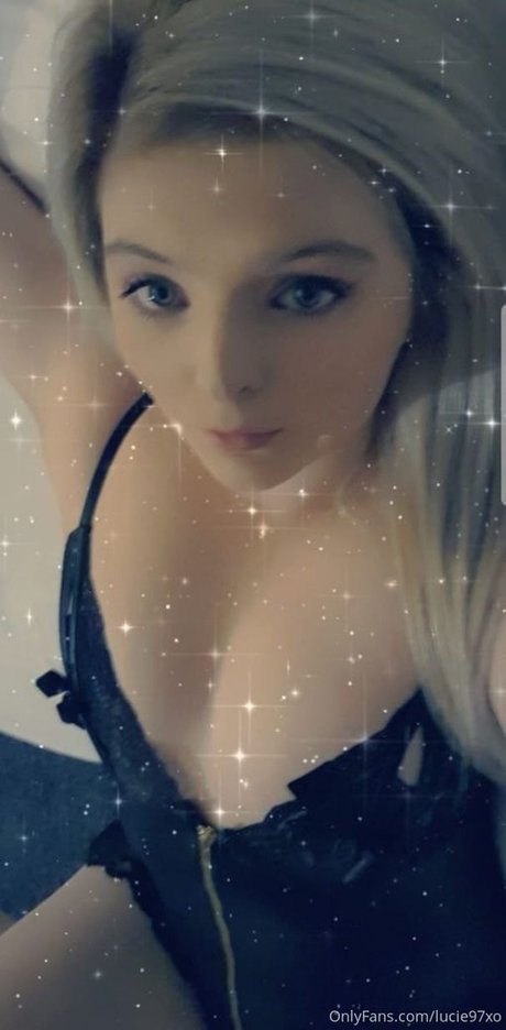 Nahá fotka uniklých OnlyFans od Alexxxuncensoredx