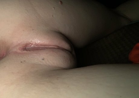 Sexyredinbed