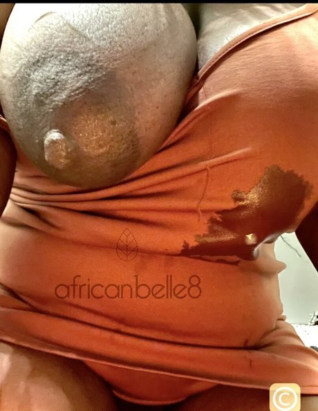 Nacktes geleaktes OnlyFans-Foto von Africanbelle8