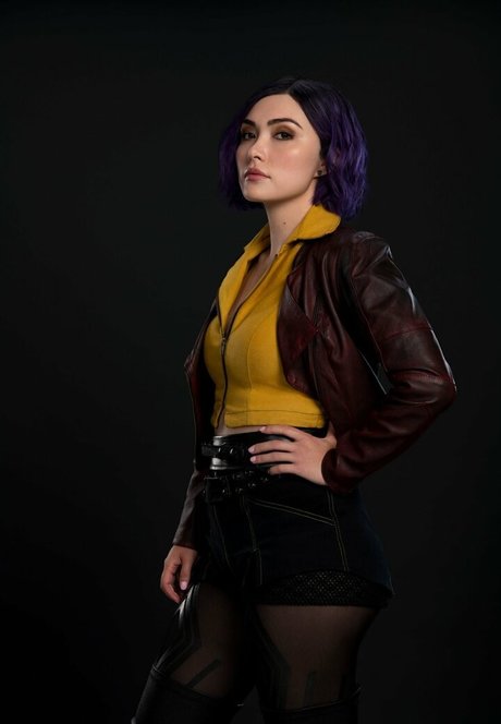 Daniella Pineda