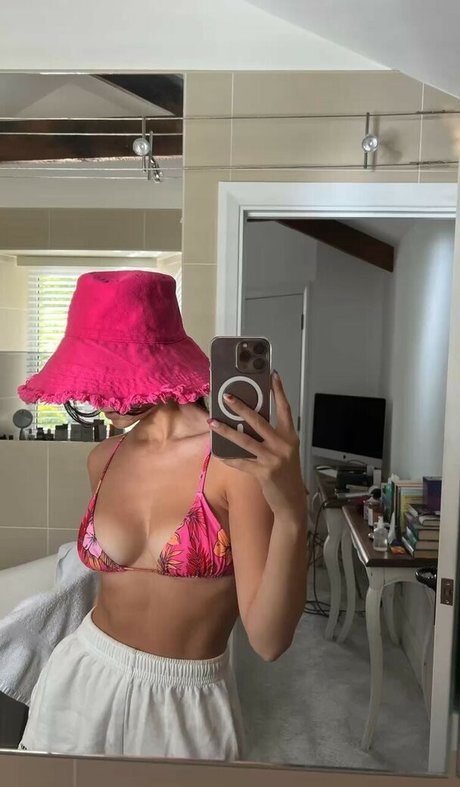 Nahá fotka uniklých OnlyFans od Sophie Slape