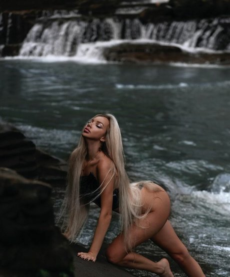 Nacktes geleaktes OnlyFans-Foto von Yanafire