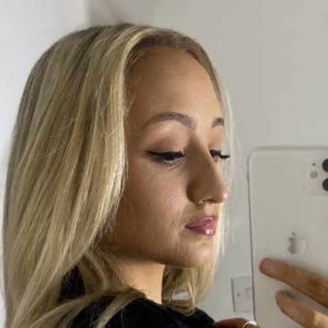 Обнаженная фотография утечки OnlyFans от Nikkitta Sawyer