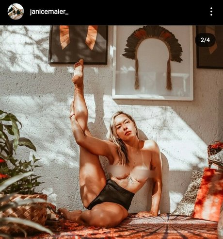 Naken läckt OnlyFans-bild av Janice Maier