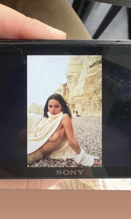 Naken lekkede OnlyFans-bilde av Amilaua