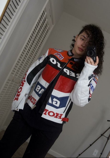 Curly Exotic