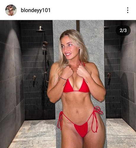 Naken läckt OnlyFans-bild av Blondeyy101
