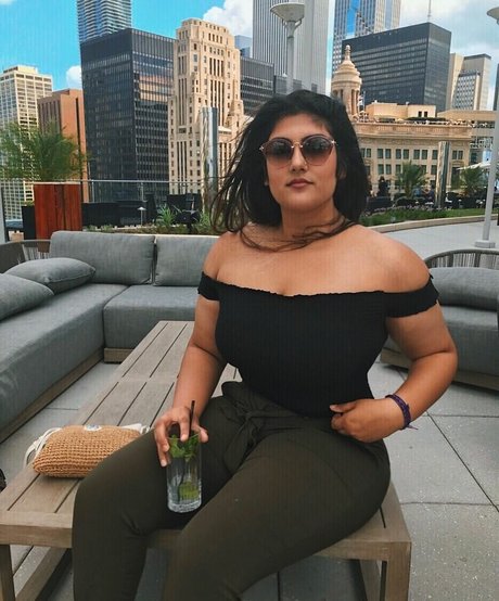 Nahá fotka uniklých OnlyFans od Sanjana