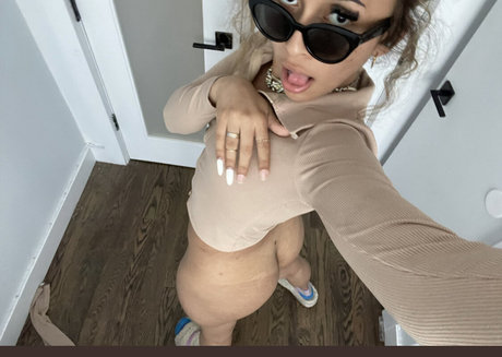 Обнаженная фотография утечки OnlyFans от Bvncaa