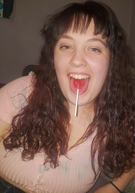 Naken lekkede OnlyFans-bilde av Cumslutval
