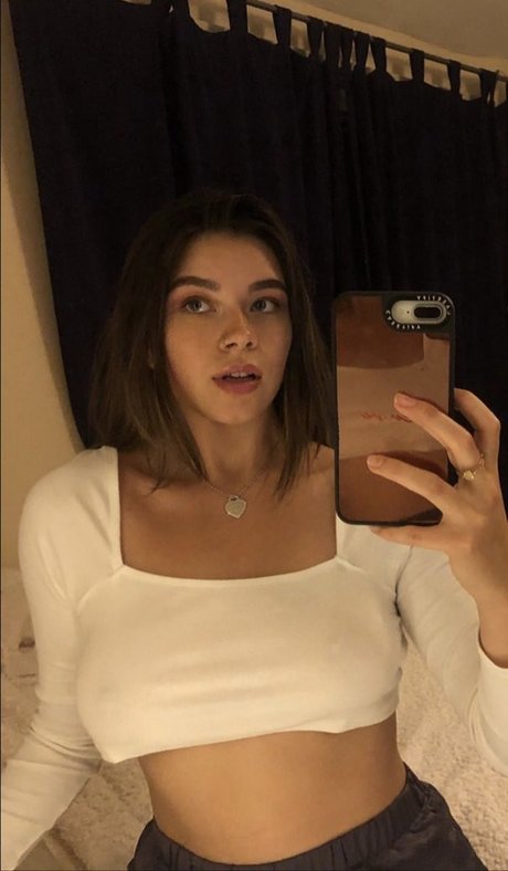 Naken lekkede OnlyFans-bilde av Ceara Maya