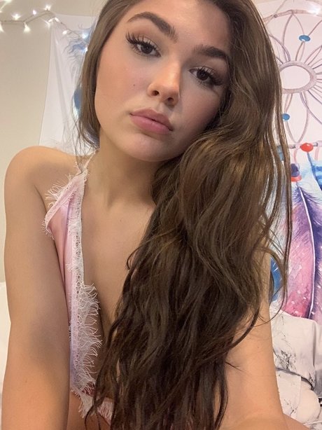 Nahá fotka uniklých OnlyFans od Ariataylor