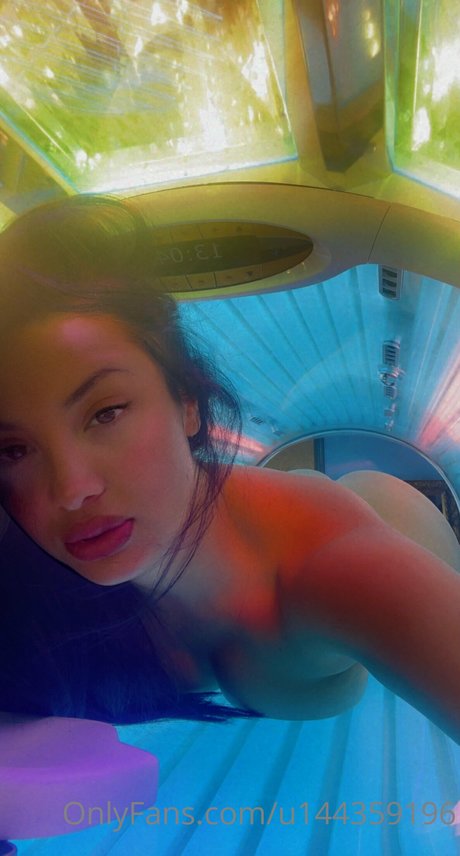 Naken lekkede OnlyFans-bilde av Redona Koci