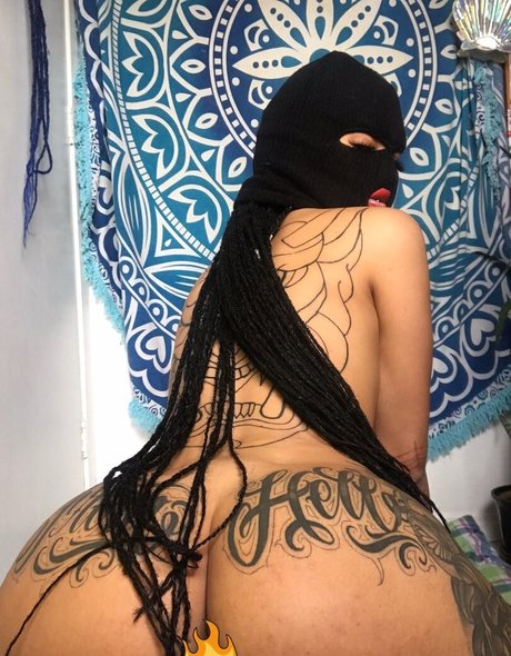 Foto nua vazada do OnlyFans de Loka