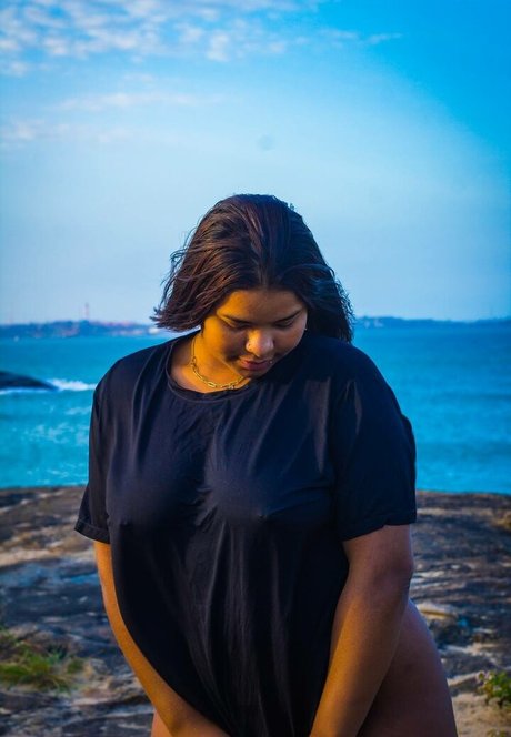 Foto di nudo di fuga di OnlyFans di Jasmini Rodrigues