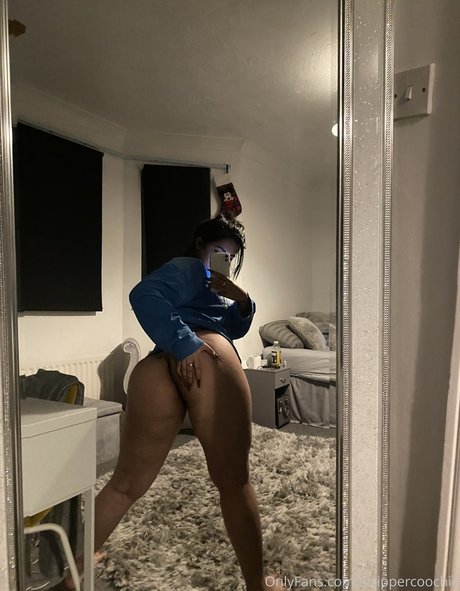 Alasti lekkinud OnlyFans-i pilt Mel Farahmand