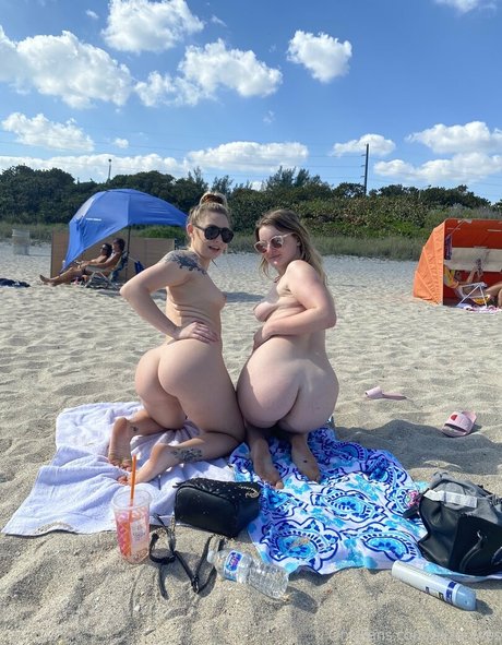 Alaston vuotanut OnlyFans-kuva Eliza Eves