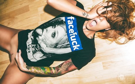 Nahá fotka uniklých OnlyFans od Lisa Rocketcock
