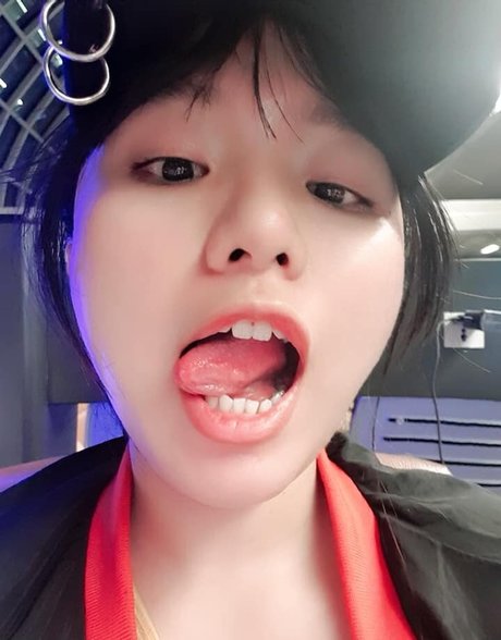Naken lekkede OnlyFans-bilde av Chono Black
